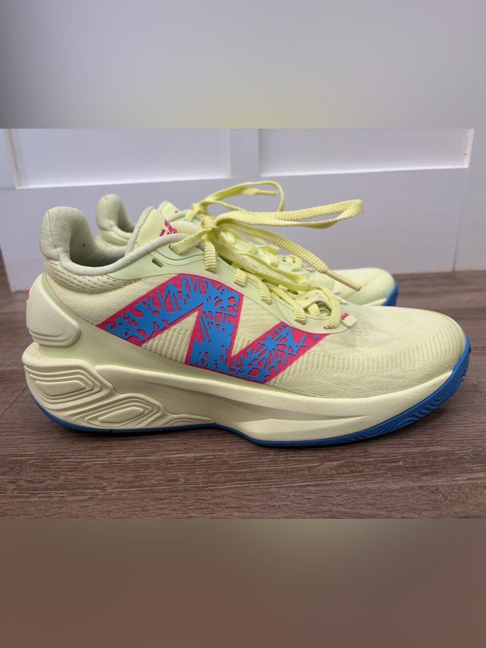 New Balance Men’s TWO WXY v5 Limelight Azure Basketball Shoes